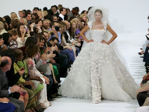 Traje de novia de alta costura de la firma Elie Saab.

Foto: EFE
