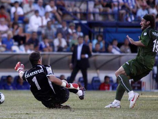 Pavone, autor de un gol de penalti, frente a Calatayud.

Foto: LOF