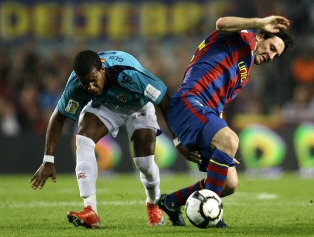 El Barcelona cuenta sus partidos en liga por victorias tras ganar al Almer&iacute;a por la m&iacute;nima en su estadio.

Foto: EFE &middot; Reuters &middot; AFP