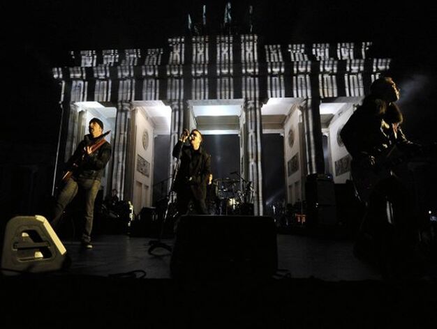La banda irlandesa U2 se alz&oacute; con el premio al Mejor Directo del A&ntilde;o en los MTV Europeos 2009.

Foto: Efe