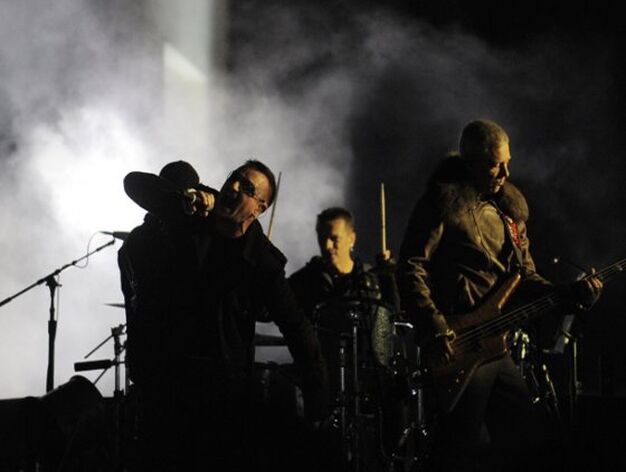La banda irlandesa U2 se alz&oacute; con el premio al Mejor Directo del A&ntilde;o en los MTV Europeos 2009.

Foto: Efe