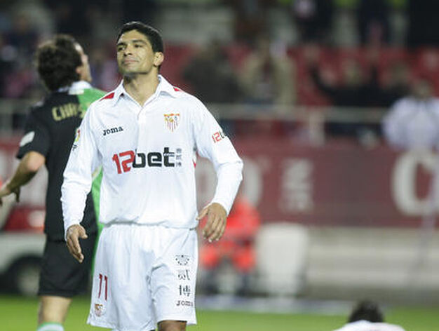 El Sevilla vuelve a ceder puntos en casa. / Antonio Pizarro
