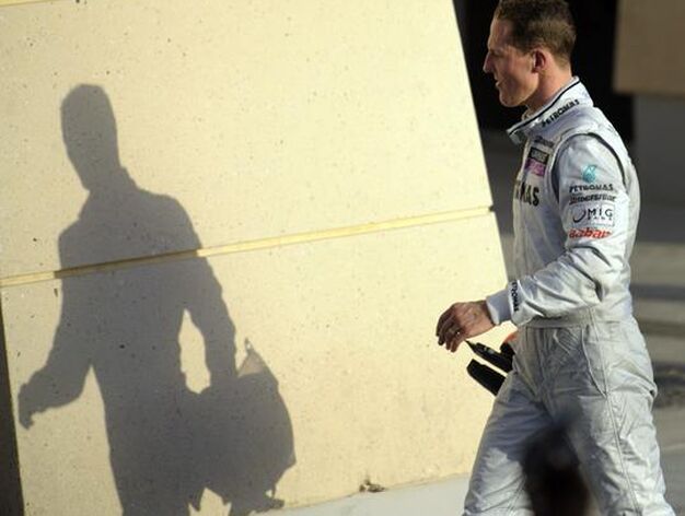 Michael Schumacher se retira tras la carrera. / AFP