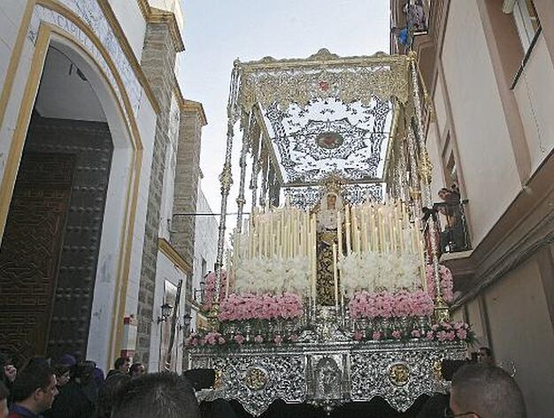 Ins&oacute;lita imagen del Nazareno de Santa Mar&iacute;a sobre el paso de la Patrona. 

Foto: Joaquin Pino