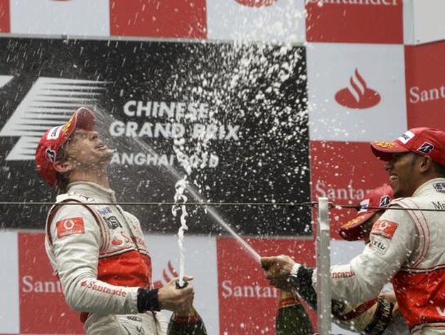 Hamilton echa champ&aacute;n a Button.

Foto: Reuters