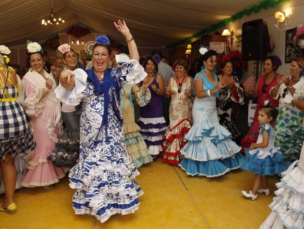 Las mujeres disfrutaron al m&aacute;ximo este d&iacute;a dedicado a ellas en la Feria.

Foto: Sonia Ramos