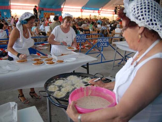 Las mujeres fueron las protagonistas en la jornada del viernes en la Feria de Chiclana.

Foto: Paco Peri&ntilde;&aacute;n