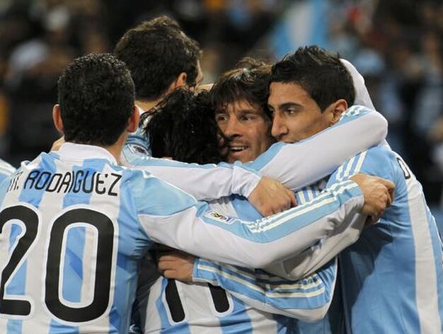Argentina se medir&aacute; en cuartos de final a Alemania tras derrotar a M&eacute;xico en octavos. / Reuters