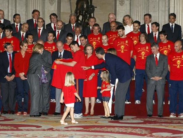 La Casa Real recibe a los Del Bosque. / EFE