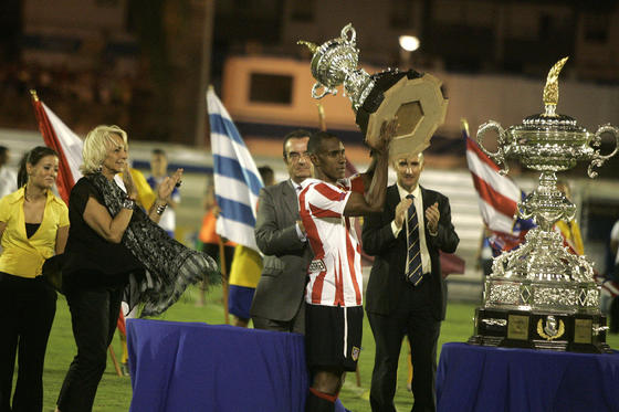 El colombiano levanta la copa.

Foto: Jesus Marin