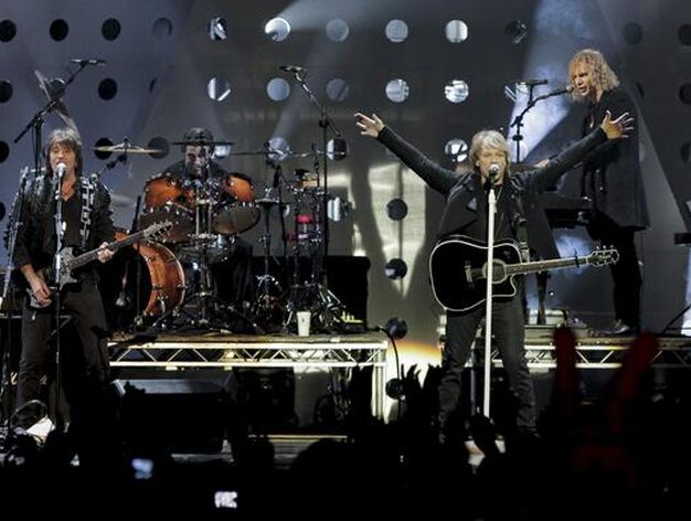 Bon Jovi, durante su actuaci&oacute;n.

Foto: Emilio Naranjo