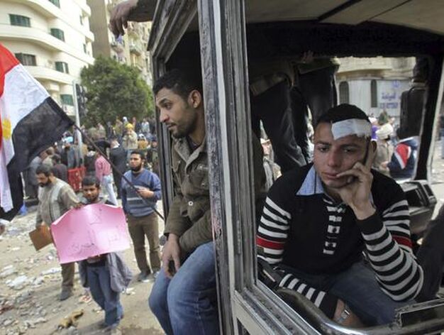 Defensores y detractores de Mubarak se enfrentan en las calles.


Foto: EFE