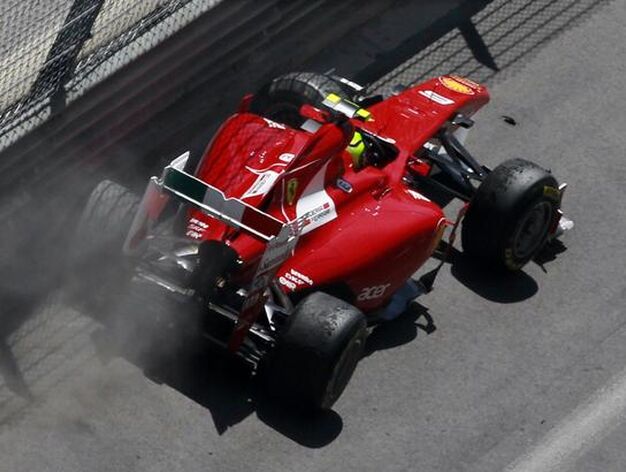 Felipe Massa choc&oacute; contra las protecciones y no termin&oacute; la carrera.

Foto: Reuters