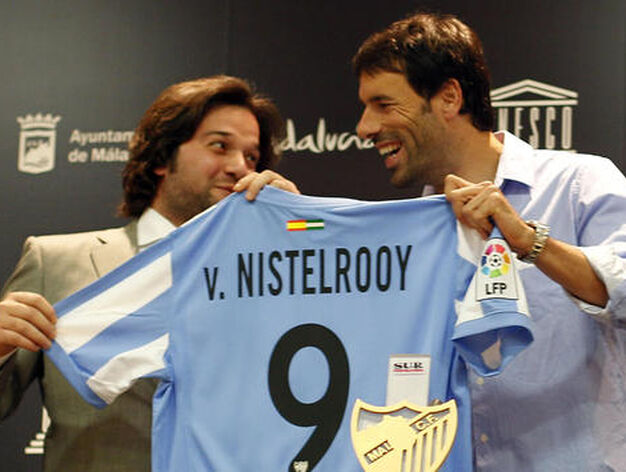Presentaci&oacute;n de Ruun Van Nistelrooy como nuevo jugador del M&aacute;laga CF

Foto: Sergio Camacho