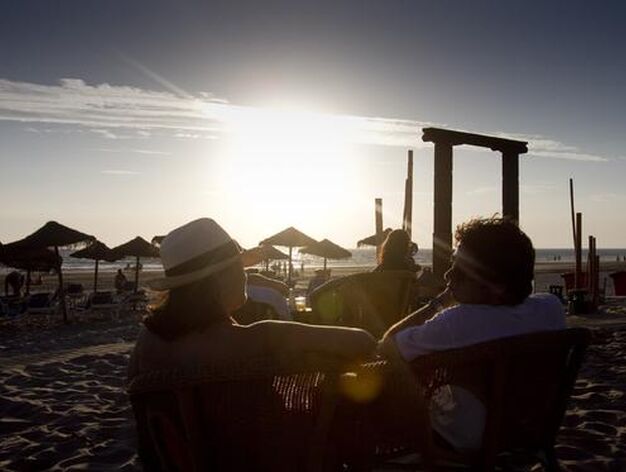 Anochece en las playas de la provincia de C&aacute;diz

Foto: J.D. Corzo; Jos?raza ; Ram?guilar; Rioja