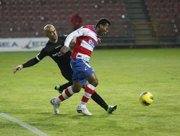 El Granada cede un empate en la &uacute;ltima media hora del partido suspendido ante el Mallorca (2-2). / Miguel Rodr&iacute;guez