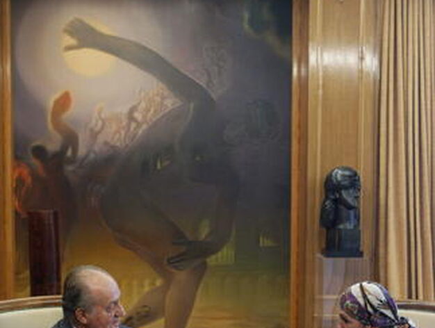El rey y Uxue Barkos, durante su encuentro en el Palacio de la Zarzuela

Foto: EFE