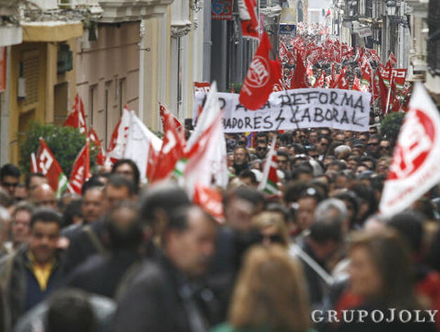 Miles de manifestantes recorren las calles de la capital. 

Foto: Joaqu&iacute;n Pino