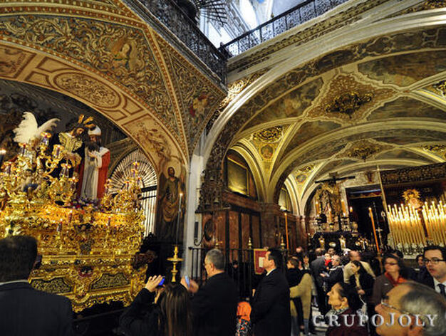 El misterio de San Gonzalo, junto a los pasos del Calvario en la Parroquia de la Magdalena.

Foto: Manuel G&oacute;mez