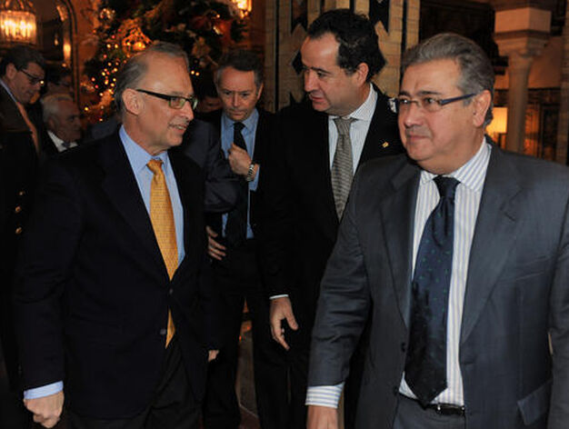 Crist&oacute;bal Montoro, Carlo Suffredini, director del Hotel Alfonso XIII  y Juan Ignacio Zoido.


Foto: Juan Carlos Vazquez y Victoria Garcia