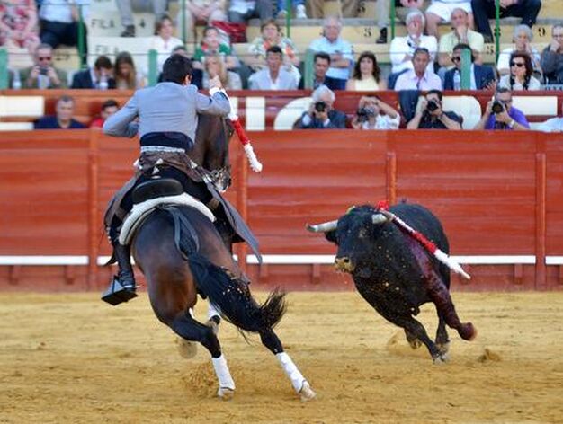 Nuevo. Manuel Manzanares, torero de dinast&iacute;a, se fue de vac&iacute;o en su presentaci&oacute;n en la plaza de toros de Jerez..

Foto: Manuel Aranda