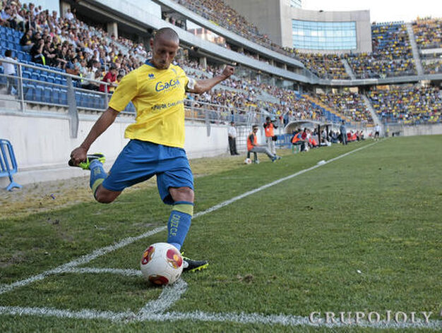 El C&aacute;diz golea a La Roda (4-1) y vuelve al cuarto puesto gracias a la derrota del Guadalajara

Foto: Fito Carreto