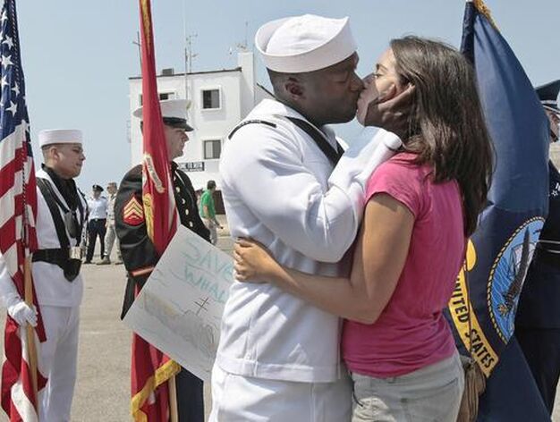 Rota recibe a otros 300 marines con el atraque del 'USS Ross'

Foto: Fito Carreto