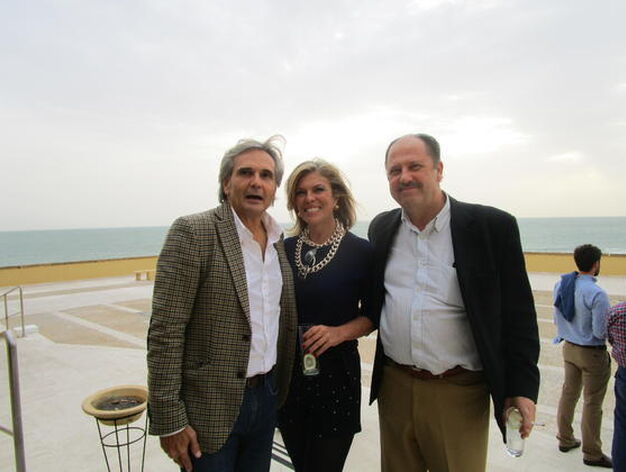 Antonio L&oacute;pez Cano, Carmen Sifferle y Emilio de la Cruz.

Foto: Ignacio Casas de Ciria