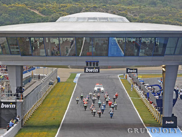 La salida de MotoGP, centro de atenci&oacute;n

Foto: Pascual
