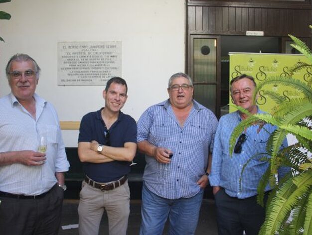 Francisco Valverde, Joaquin Mart&iacute;nez, Carlos Navas y Tomas Alonso, durante el homenaje.

Foto: Ignacio Casas de Ciria