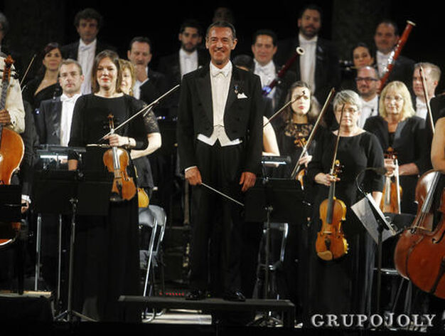 El director, Miguel &Aacute;ngel G&oacute;mer Mart&iacute;nez, al frente de la orquesta.

Foto: Pepe Villoslada