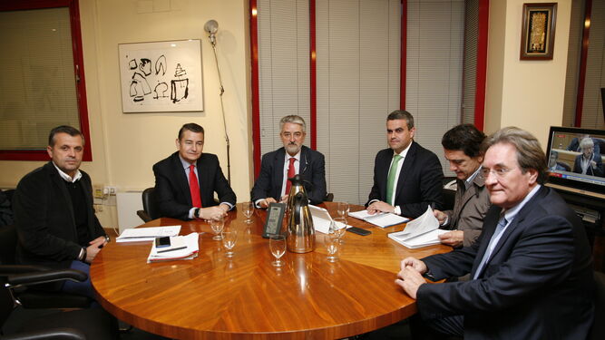 Los alcaldes de Conil y de Vejer tambén estuvieron en la reunión de ayer en Madrid.