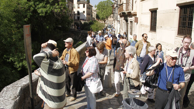 Visitantes a la ciudad de Granada.