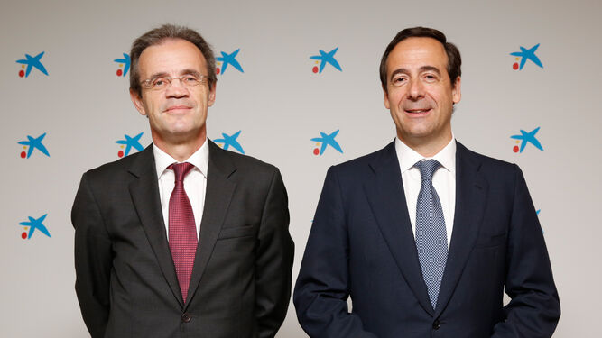 El presidente de Caixabank, Jordi Gual, y el consejero delegado de la entidad, Gonzalo Gortázar.