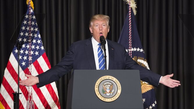 Trump pronunció ayer un discurso durante la reunión de invierno de la Asociación de Jefes de Ciudades Principales (MCCA) en Washington.