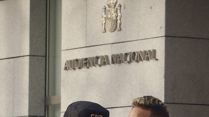 Neymar, a las puertas de la Audiencia Nacional hace un año.