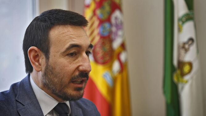 Fernando López Gildelegado del gobierno andaluz en Cádiz"Este alcalde tiene, en lo personal, mejores formas que Teófila"