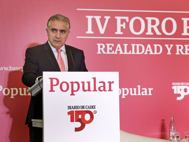 Luis Mar&iacute;n, director regional de Andaluc&iacute;a del Banco Popular, ayer, despidiendo el IV Foro Pyme en el Parador de C&aacute;diz.