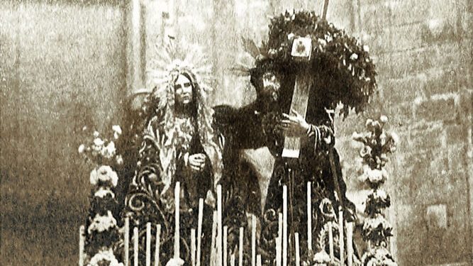 1917 hace 100 añosAfligidos abre la Semana Santa