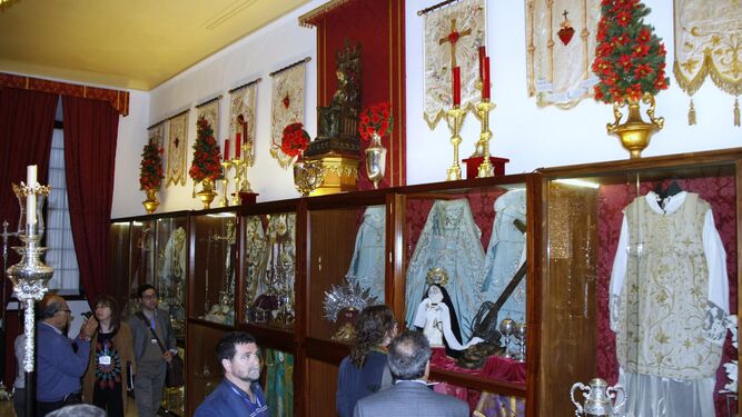 El nuevo Museo de Arte Sacro inaugurado anteayer muestra objetos litúrgicos y piezas religiosas de la Compañía.