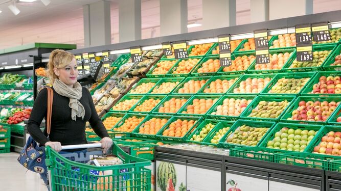 Sección de frutas y hortalizas de un supermercado de Mercadona.