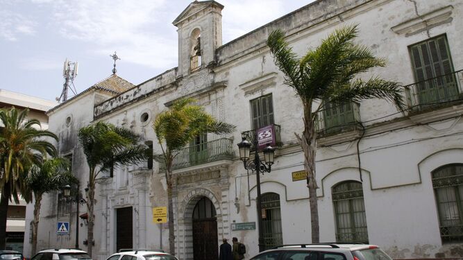 Una imagen de la fachada del antiguo hospital San Juan de Dios, un edificio de propiedad municipal desde la época de la desamortización de Mendizábal.