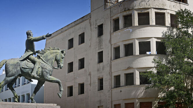 Imagen del edificio del Olivillo, que lleva más de dos décadas sin uso.