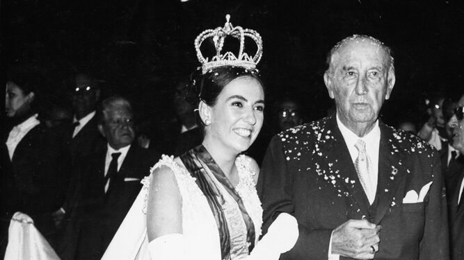 1967 hace 50 añosLa ciudad recibe a la reina de sus fiestas