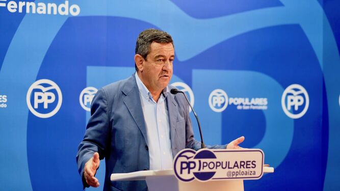 José Loaiza, presidente y portavoz del PP isleño, ayer en su sede.