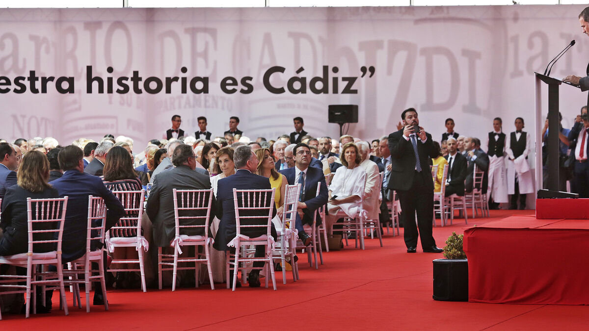 l Felipe VI en su discurso ante los más de 600 invitados que participaron en la celebración del 150 aniversario de Diario de Cádiz.