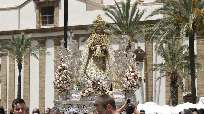 La Virgen del Rosario.