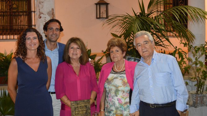 Laura Garófano, Jesús Martín, Elisa Escudier y el matrimonio Martín Díaz.