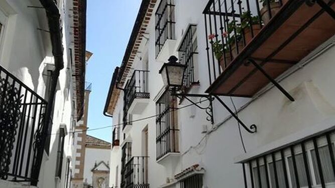 Una de las calles del municipio grazalemeño.