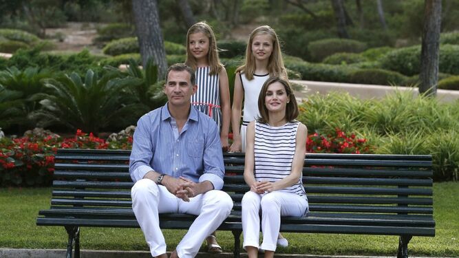 Los Reyes junto a sus hijas durante las vacaciones de 2016